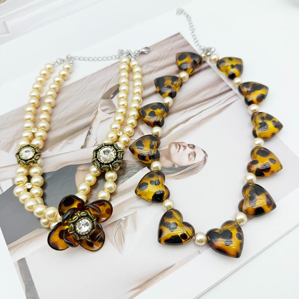 Vintage Pearl Beaded Choker Leopard Clavicle Chain Sweet Flower Heart Necklace  Women