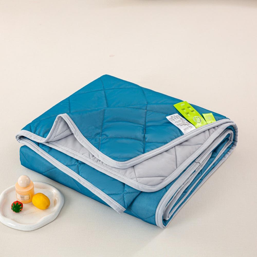 New Double Sided Cooling Blanket Skin-Friendly Cold Effect Conditioning Quilt Solid Color Lightweight Cooler Quilt Spring Summer