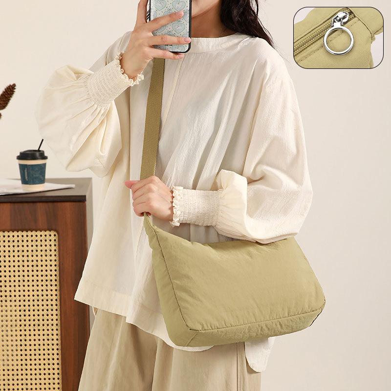 New Bag Messenger Bag Women's Casual Fashion Simple Versatile Hot-selling Women's Bag Outdoor Travel Shoulder Bag Tide
