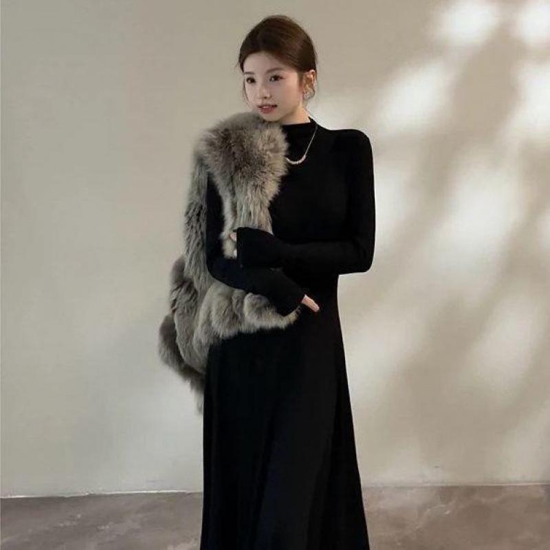 

**2025 Festive Battle Robe: Elegant Slimming Long Skirt with Half-High Collar & Long Sleeves for Autumn-Winter** S [below 100 kg] чорний