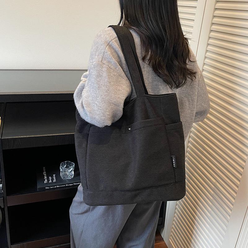 Versatile Canvas Tote - Large Capacity Shoulder Bag for Students