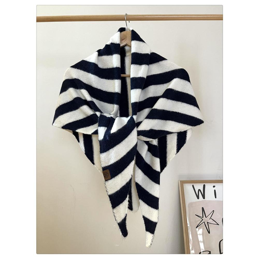 

Лениво на улице с шерстяным треугольным шарфом Женский шарф для защиты шеи и тепла Однотонная большая шаль для кондиционированного воздуха