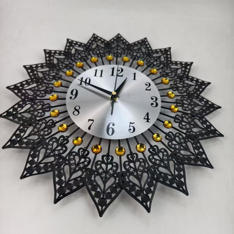 Large Metal Geometric Heart Wall Clock European Quiet Movement For Noiseless Operations Easy Mounting Home Decors Gift