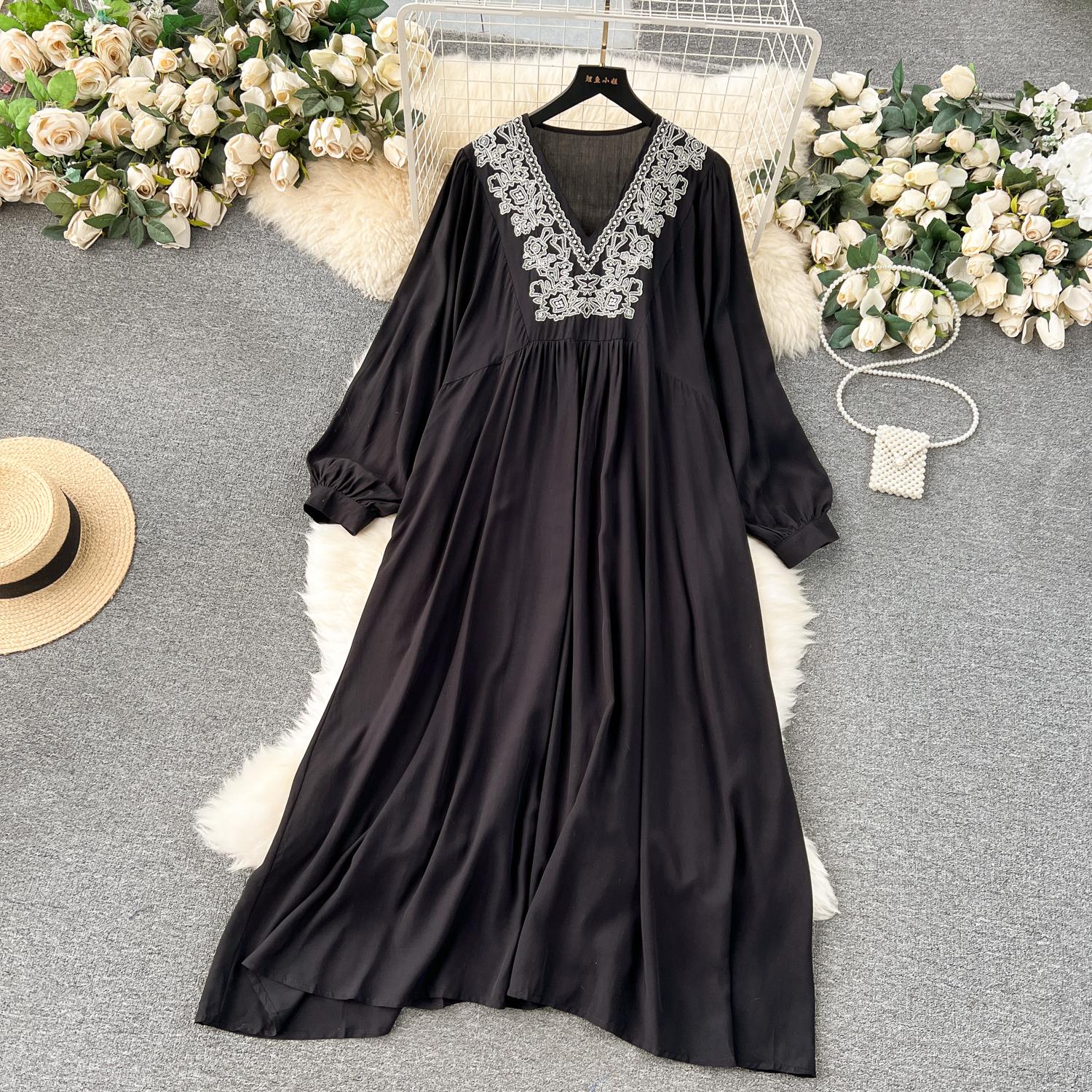 Платье свободного покроя в стиле бохо для женщин с вышивкой и принтом — фото 14