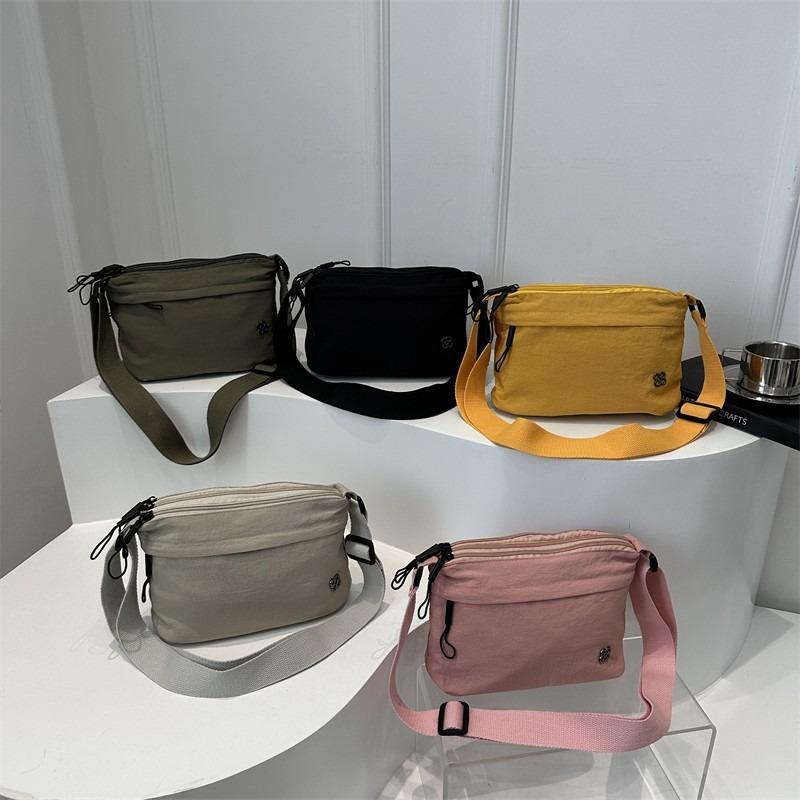 Einfache lässige Umhängetasche Damen Outdoor leicht vielseitig Handy kleine quadratische Tasche Mode Pendler Studenten Messenger Bag