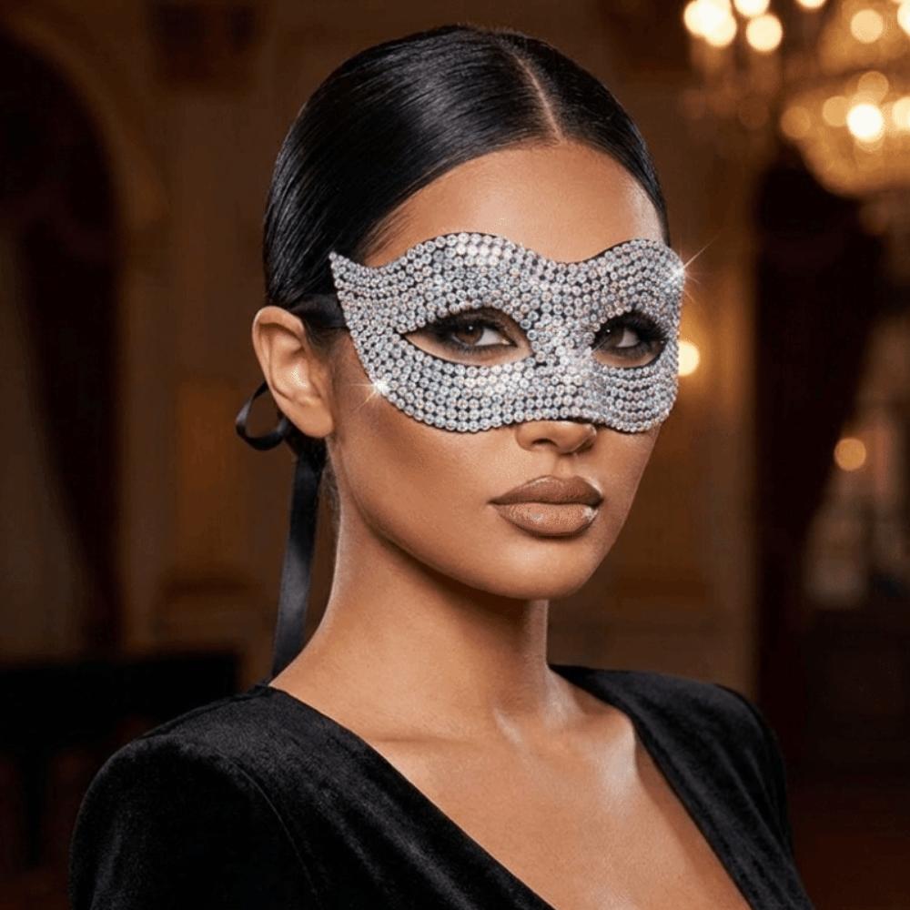 Plastic Halloween Rhinestone Mask Studded Design Masquerade Mask Luxury Half Face Mask Club