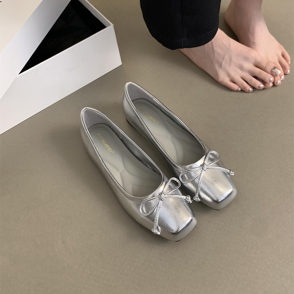 

Женские туфли-лодочки с квадратным носком и неглубоким вырезом, новые весенне-осенние, с французским темпераментом вечернего бриза, нежные феи, на плоской подошве, бабушкины туфли 40 серебряный