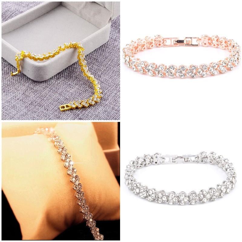 Fashionable Ol Style Women's Heart Shaped Bracelet With Stunning Zircon Stones