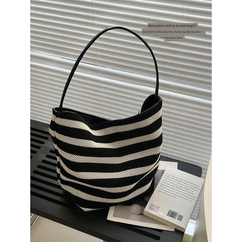

Black and White Stripe Bucket Bag Women Large Capacity Large Bag Leisure Vacation Beach Bag All-Match Portable Shoulder Tote Bag Black and white Stripes