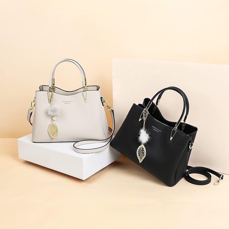 New Autumn and Winter Cowhide Crossbody Bag for Women Large Capacity Commuting Handbag for Women Korean Version
