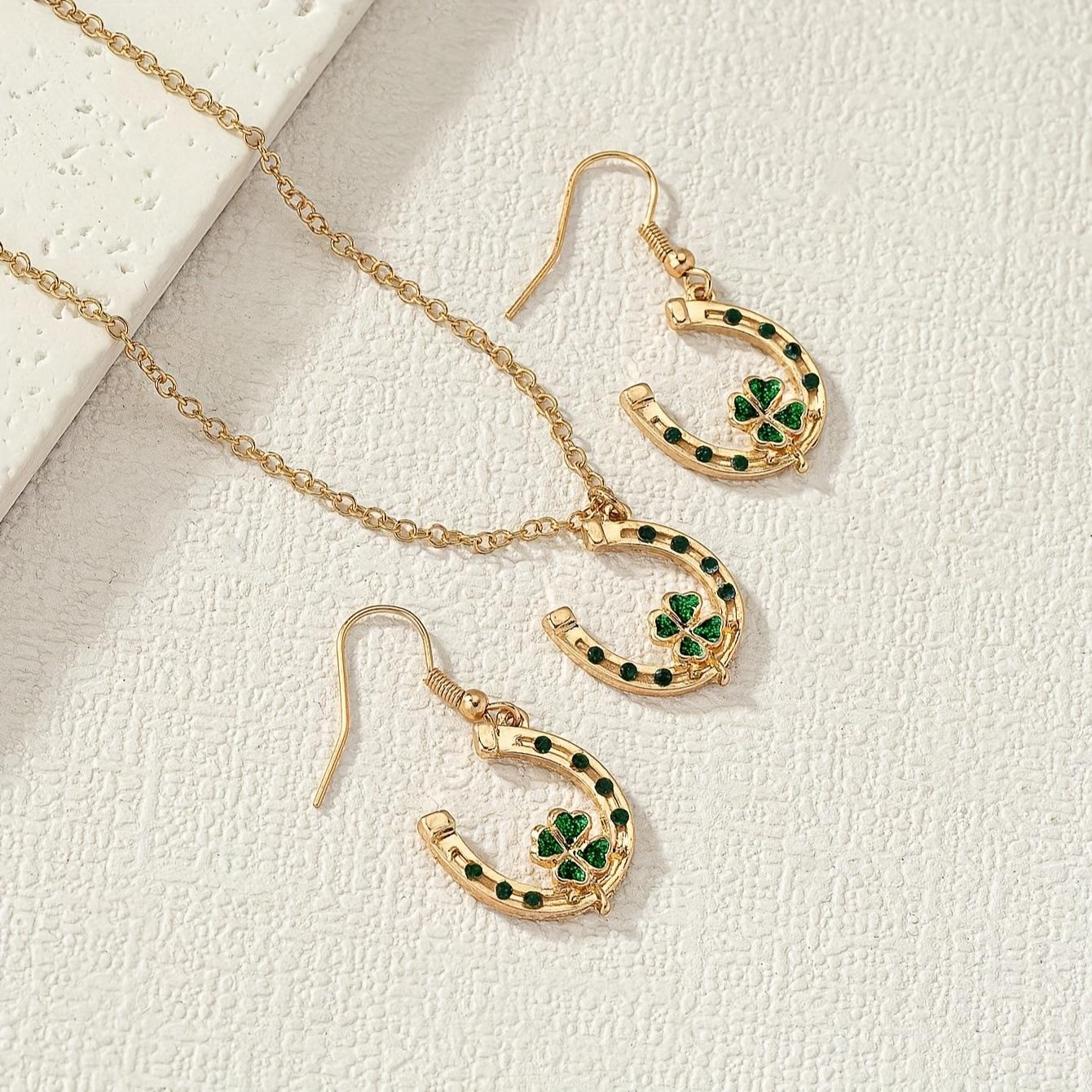 

A set of golden yellow Mori lucky four-leaf clover flower U-shaped support pendant necklace earring set niche design