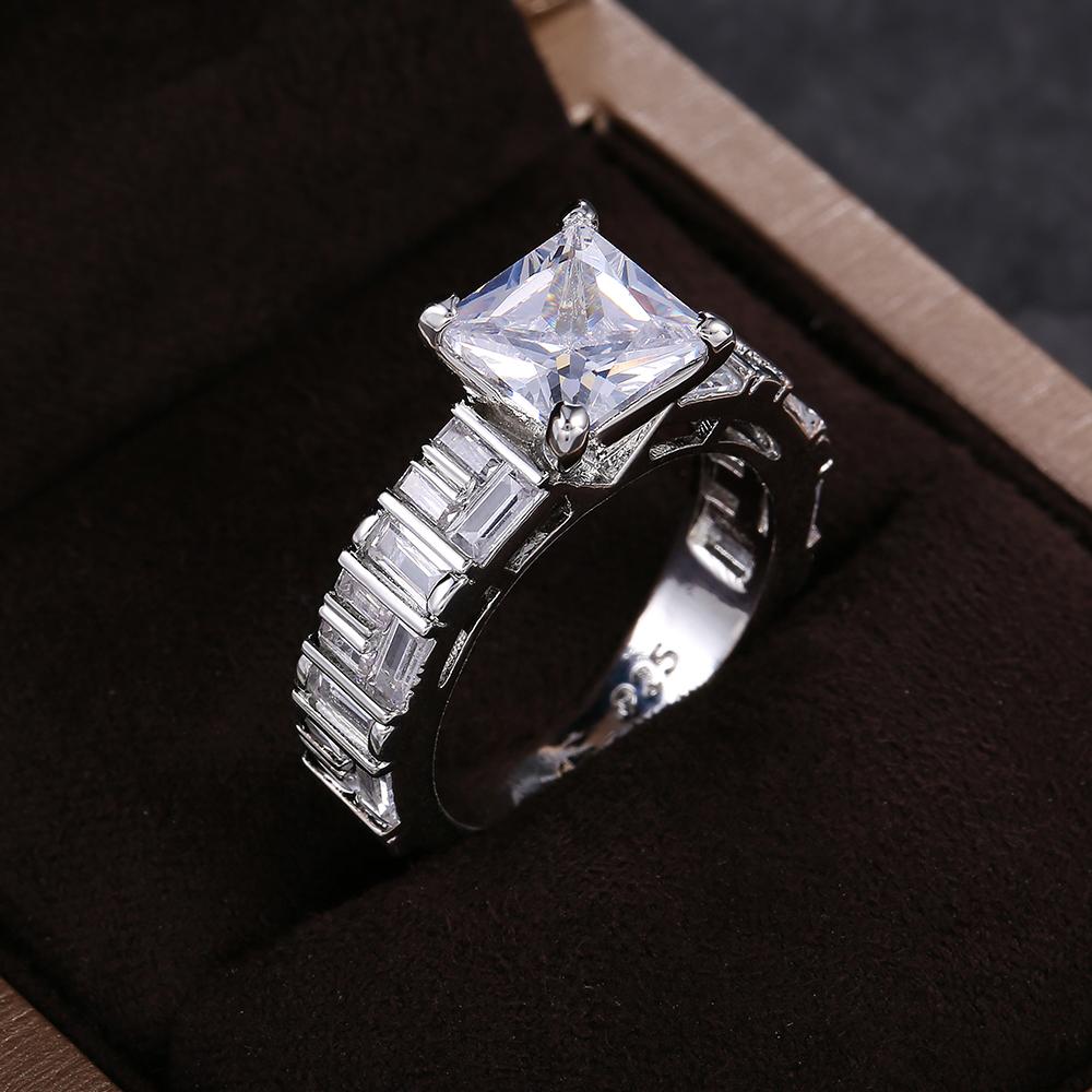 New Gorgeous Women Wedding Rings Brilliant Princess Cut Crystal Cubic Zirconia Bridal Ceremony Rings Classic Marriage Jewelry