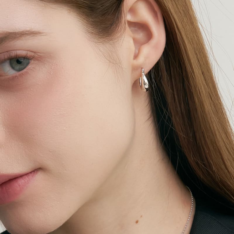 UNI.J [Alltag]Volumen Organischer Silberohrring Ie404