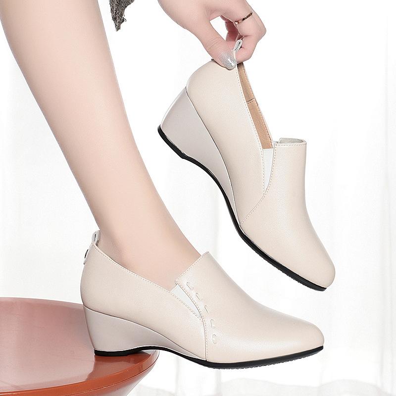 Spring and Autumn slope heel single shoes women's soft leather comfortable soft sole women's shoes, beige leather shoes