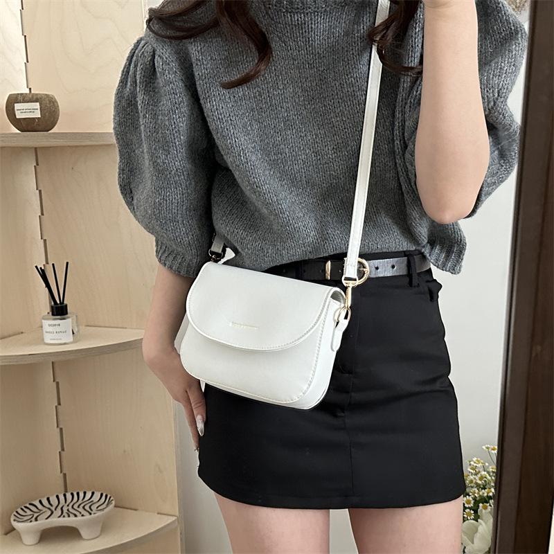 Taška na sedlo dámská taška messenger taška 2024 nová trendy dívka jaro jednoduchý módní trend zahraniční styl taška přes rameno ženy
