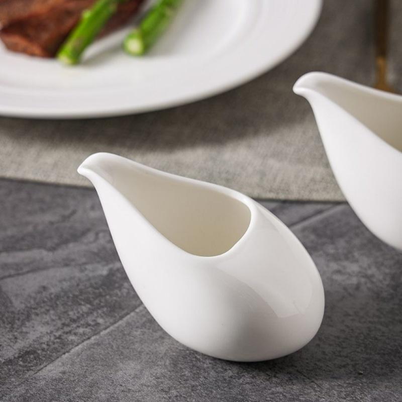 Creative Ceramic Mini Coffee Milk Jugs with Handle Milk Cup Milk Can Restaurant Gravy Boats Pure White