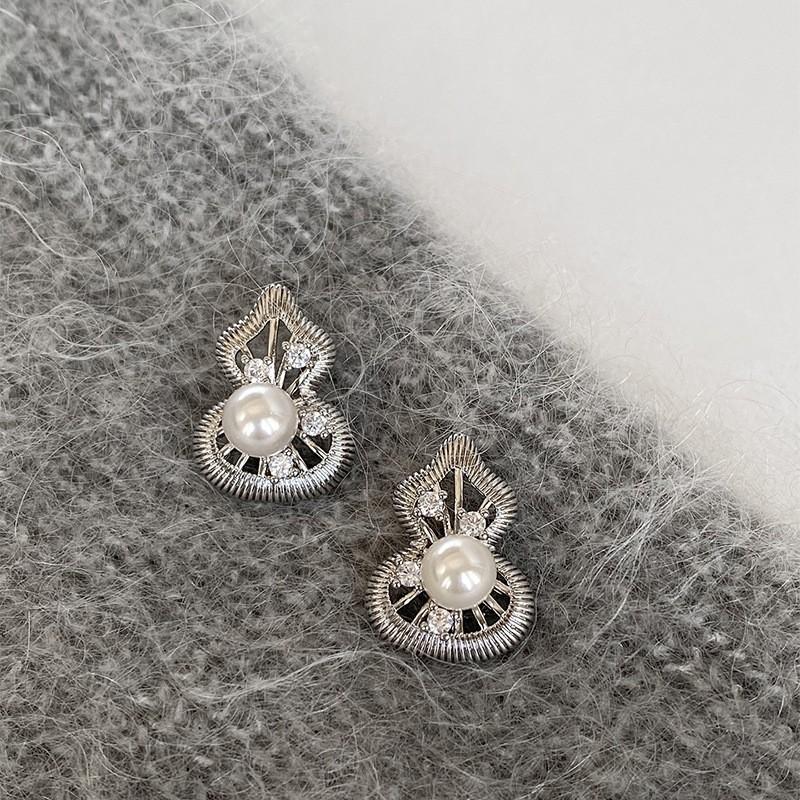 Zircon Geometric Pearl Stud Earrings Autumn and Winter Retro Elegant Earrings Temperament Earrings Women