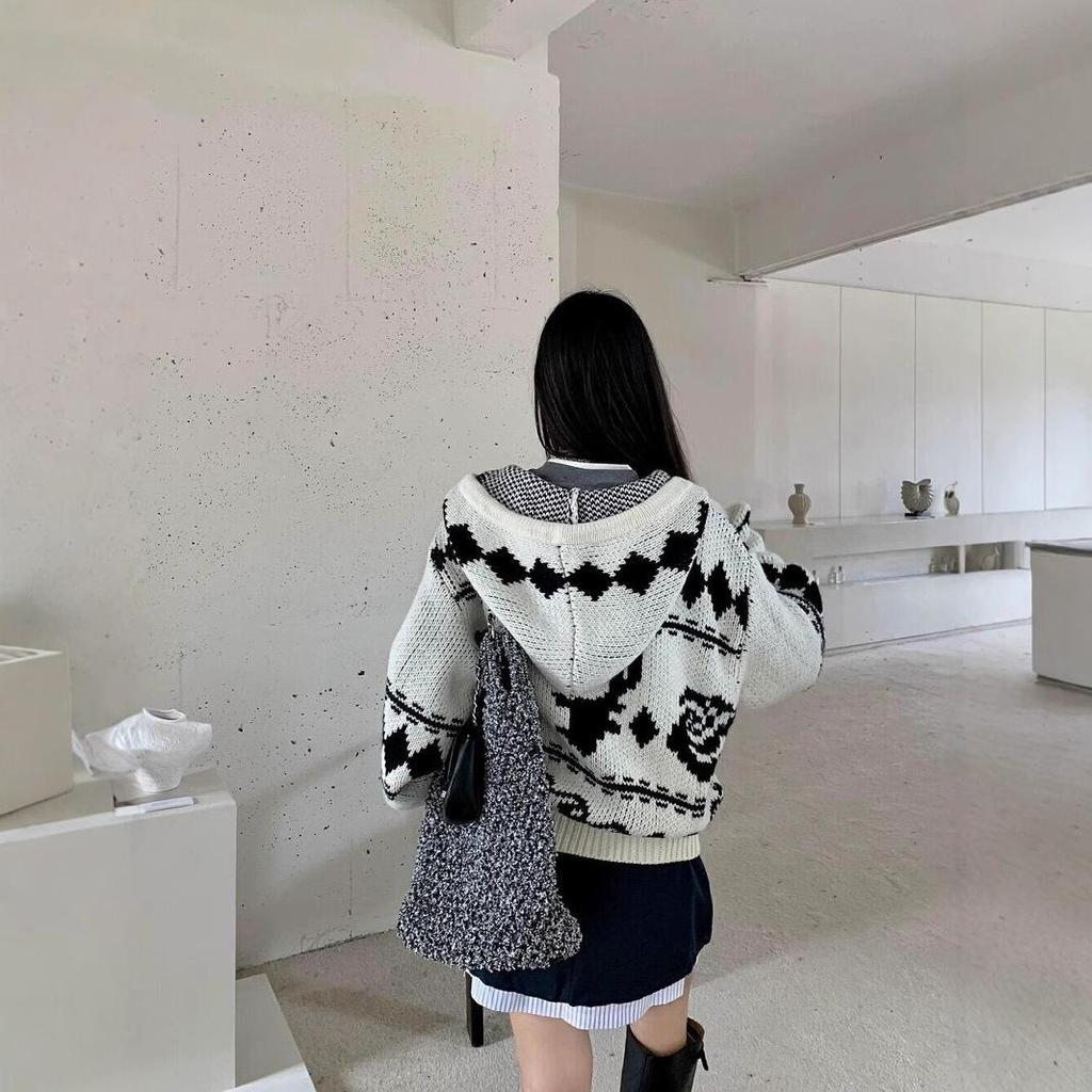 In Stock: Korean Niche Deer Rose Jacquard Hooded Knit Sweater Coat - Women's Loose, Cozy Style