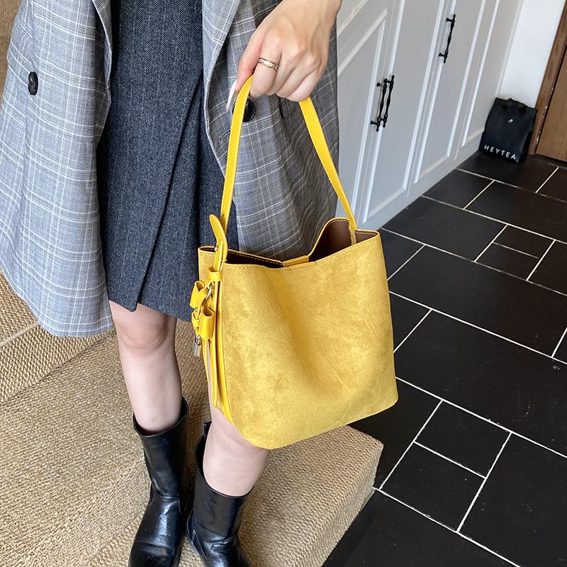 Ladies Handbag Female Bucket Bag Retro Basket Shoulder Bag Travel Faux Suede Bucket Bags Small Soft Tote Bags Daily