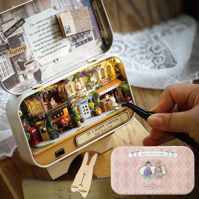 ZKEIZU DIY Dollhouse Miniature Box Wooden Assembly Interior Gift of Kit, Theater, Kit, Decoration, Collection, (Corner Happiness)