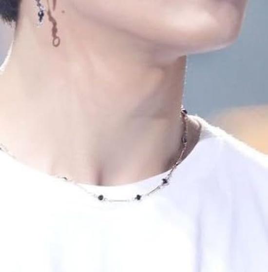 Black Stray Kids Reno Worn Motif Stylish Korean Accessory [AREUM] Necklace, Chain,