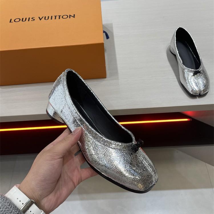 Fashion Broken Mirror Cracked Silver Fashion Split Toe Shoes Women's Mid-heel Pig's Trotter Single Shoes Spring and Autumn 2025