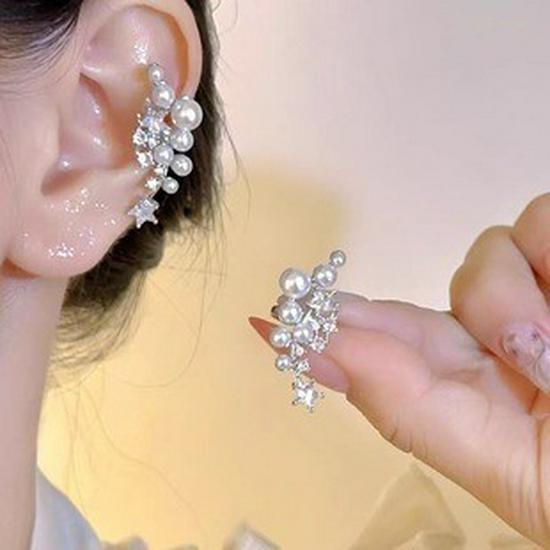 "Autumn Winter Snowflake Zircon Ear Clip: Elegant and Luxurious Ear Clip for a Festive, No-Piercing Required Look"