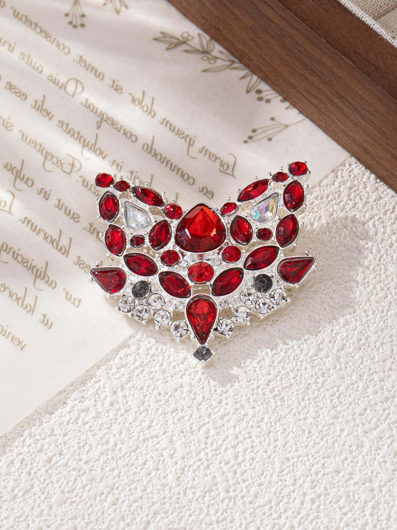 Rhinestone brooch, high-end suit decoration creative personalized fox head corsage accessories batch