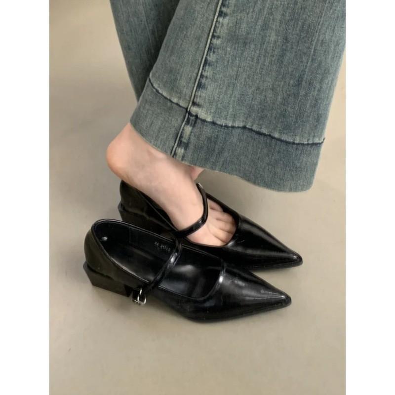 

Темпераментные туфли-лодочки с острым носком женские 2025 новая весна и осень с ремешком на подъеме и мелким вырезом Мэри Джейн маленькие кожаные туфли 39 чёрный