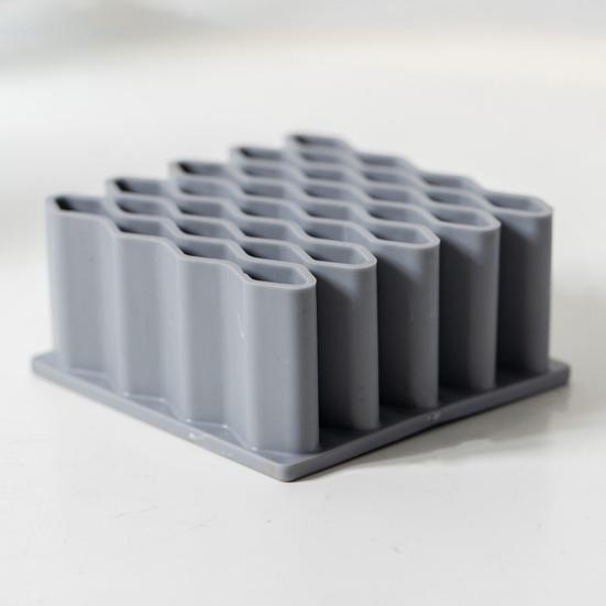 Wave Shape Pen Holder Desktop Storage Rack Creative Decorative Desk Organizer for Office Stationery Pens Crayons Markers