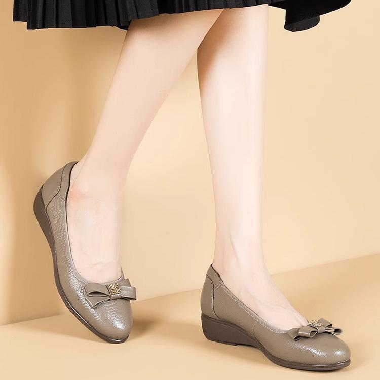Slope Heel Small Leather Shoes 2025 New Women's Shoes Large Size Round Head Casual Grandma Shoes Shallow Mouth One Pedal Single Shoes Women