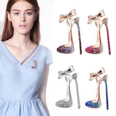Spilla da donna con tacco alto intarsiato con strass, gioiello da bavero