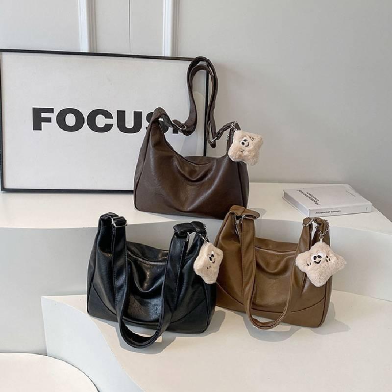 Large Capacity Underarm Tote Bag Women's Bag Trend 2023 New Winter Simple Lightweight Versatile Single Shoulder Diagonal Bag Brown