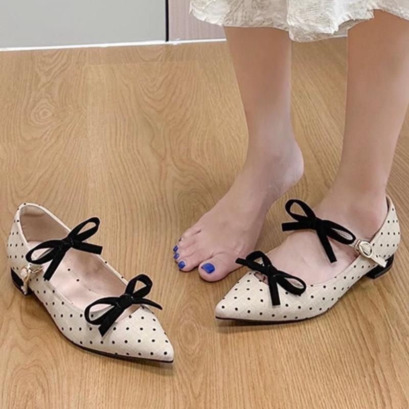 Mode Niedliche Schleife Doppelschnalle Niedriger Absatz Pumps Damenmode Gepunktete Spitze Designer Schuhe Komfort Weiche Sohle Pendler Büro Schuhe