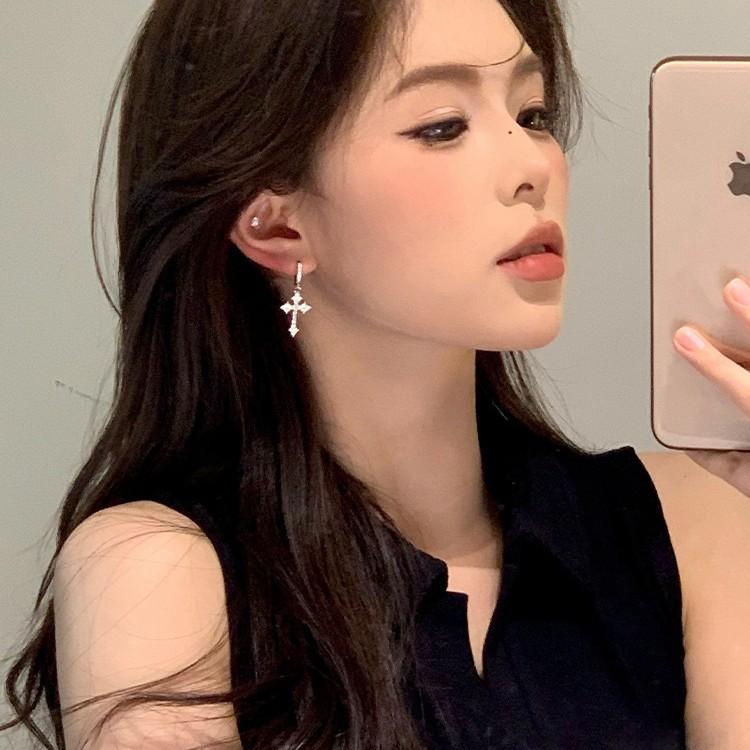 Women's Minimalist Super Sparkling Cross Earrings