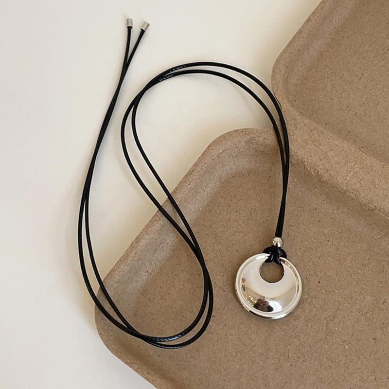 Fashionable PU Leather Necklace Versatile PU Leather Necklace With An Elegant Fortune Rings Designs for Women