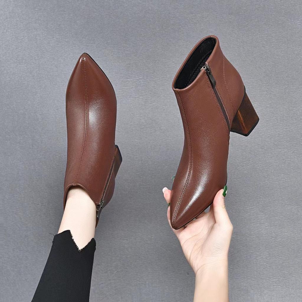 Pointed fashion boots women's boots 2025 autumn and winter European and American style first-layer cowhide coarse heel high-heeled boots simple tempe