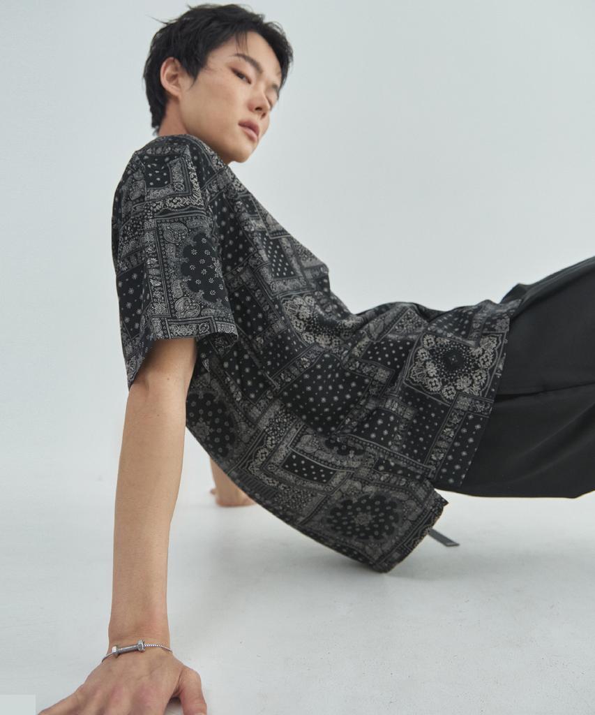 Ladeuedisyeon Paisley Open Collar Shirt_Black