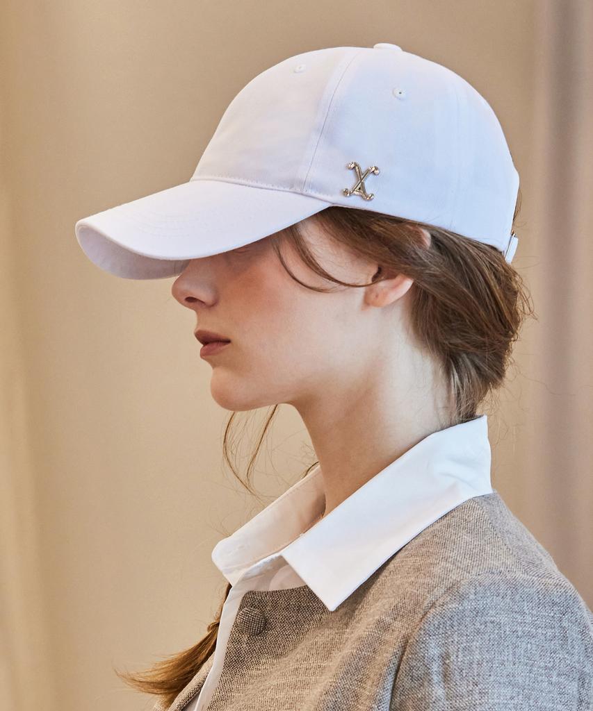 Bajal Va Curved Studded Ball Cap White