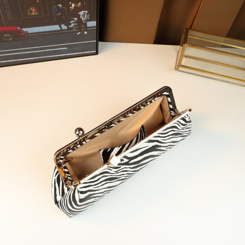 Ladies Fashion Contrast Clutch