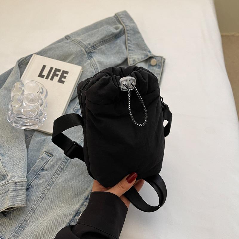 New Foreign Style Small Square Bag 2025 Niche Design Casual Shoulder Messenger Bag Simple Personality Korean Version Armpit Bag