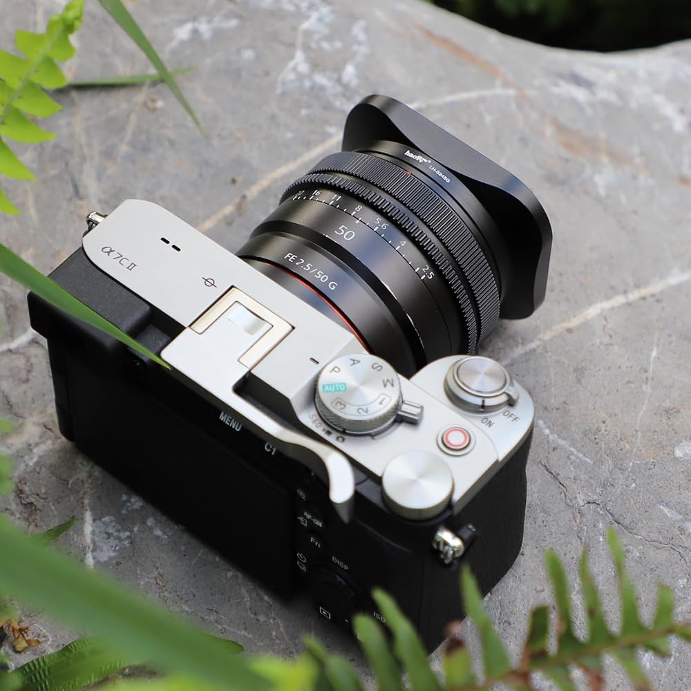 Haoge Metal Square Bayonet Lens Hood for Sony FE 40mm F2.5 G, FE 50mm F2.5 G, FE 24mm F2.8 G, RX1RIII M3, RX1R, RX1RII, R3, RX1M2 Lens Hood with Metal