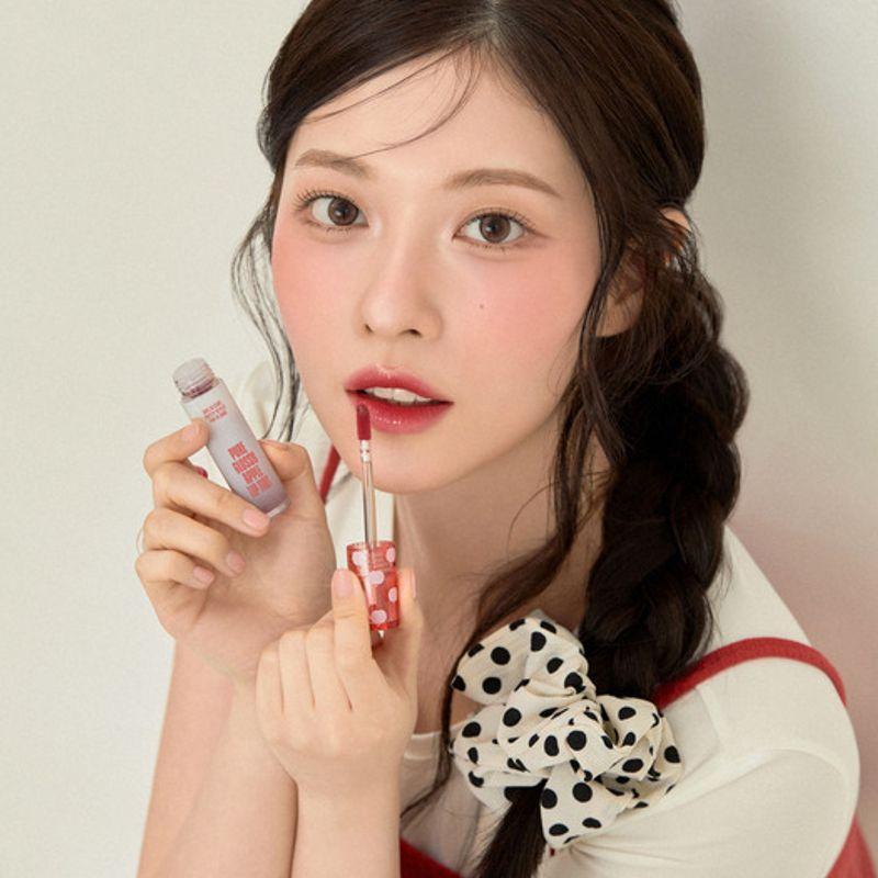 THE PRETTY PETITE Glossy Apple Lip Tint in Gamhong Red