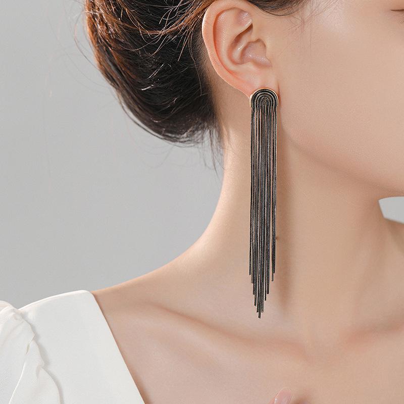 2023 Trendy Long Tassel Earrings for Women: European & American Style, Exuding Light Luxury and Exaggerated Elegance