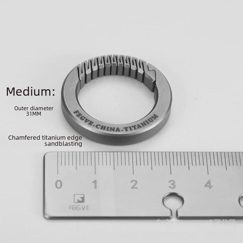 Titanlegierung Federverschluss Herren Gebogener Schlüsselanhänger Anhänger