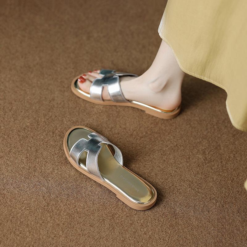 7015-5 Internet celebrity law casual flat-bottomed women's slippers 2025 new summer soft bottom H cool slippers