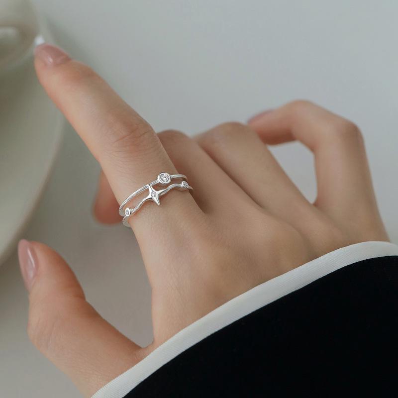 

Exquisite Four-Pointed Star Ring for Women: Versatile, Fashionable, and Luxurious Jewelry Adjustable Open Size