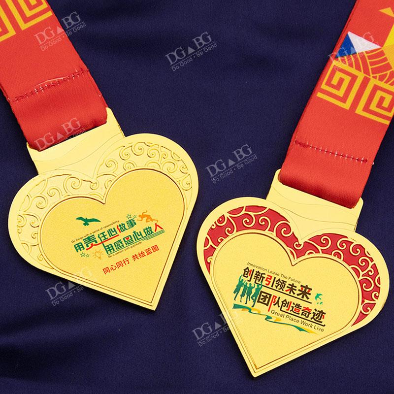 Marathon Gold Winner Award Medals With Neck Ribbon 3D Running Runner 1St 2Nd Trophy Various Sport Souvenir Prize Gift Customized