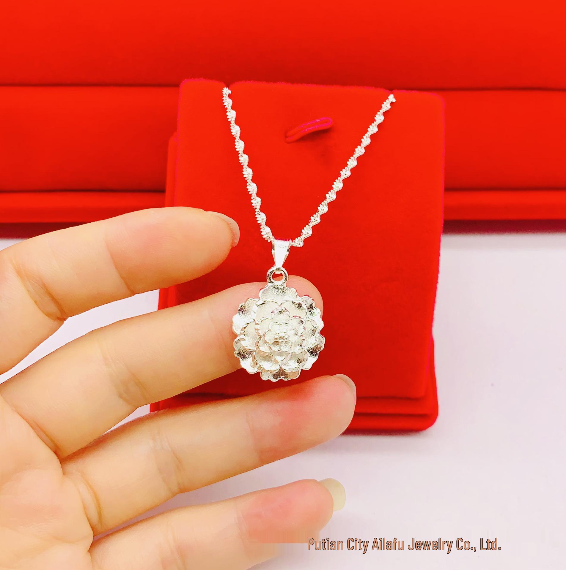 2022 Sand-Gold Plated Peony Rose Pendant Sweater Chain.