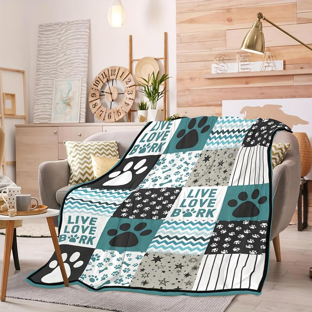 Lovely Animal Flannel Blanket Green Dog Footprint for Kids Bedroom Decoration Warm Soft Comfertable Blanket for Sofa Chair